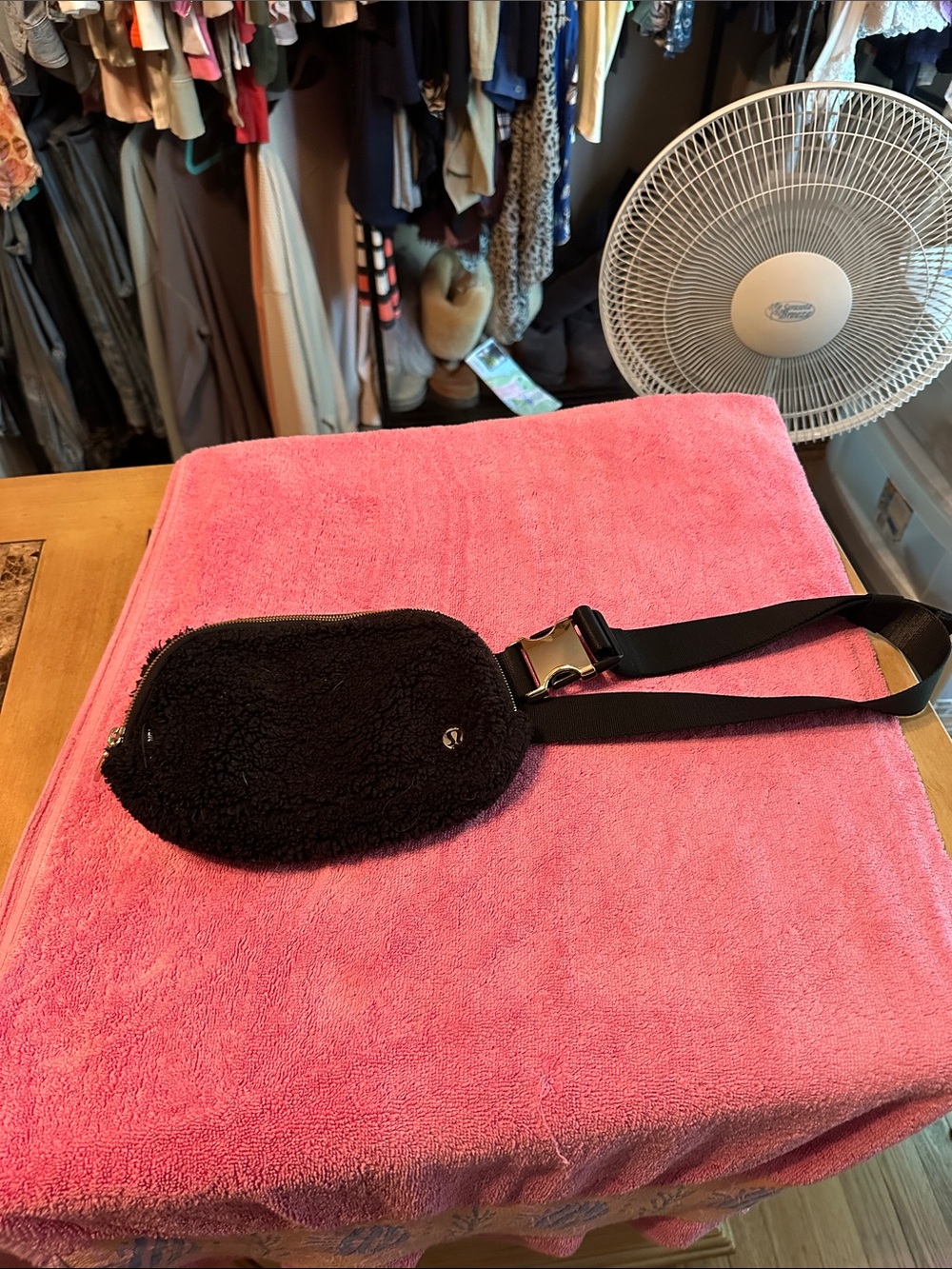 lululemon athletica Black Sherpa Belt Bag